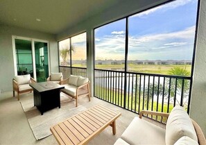 Living area - Centrally-located coach home. (Punta Gorda)