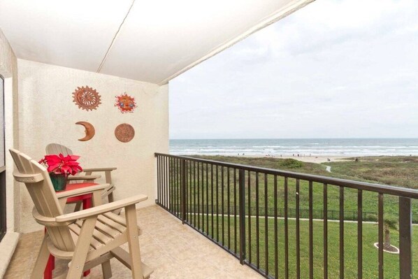 Property grounds - Oceanfront Condo with Full Kitchen & Pet-Friendly (South Padre Island)