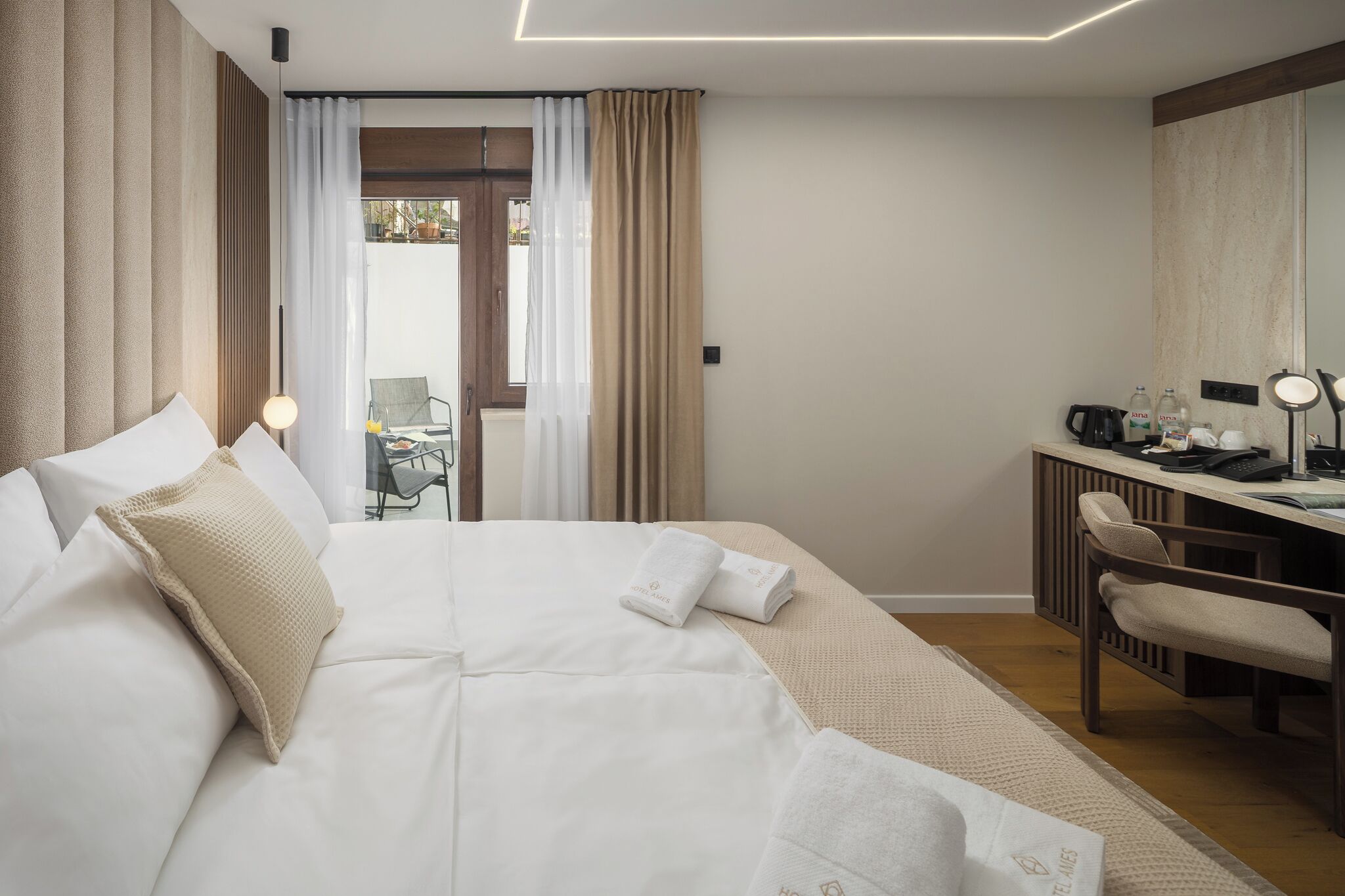 Minibar, sistema de insonorización, cunas gratuitas y wifi gratis 
