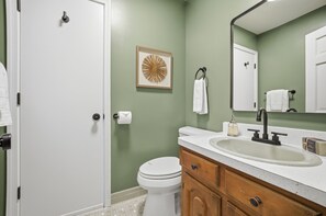 Bathroom - Peaceful Waterfront Oasis (Virginia Beach)