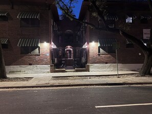 Exterior - Charming Downtown Studio @ Toyota Center – Central Houston (Houston)