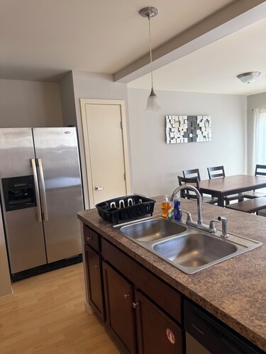 In Athens City, 2 Bedroom, 5 Beds, 2.5 Bath, Steps to Bike Path, with Garage