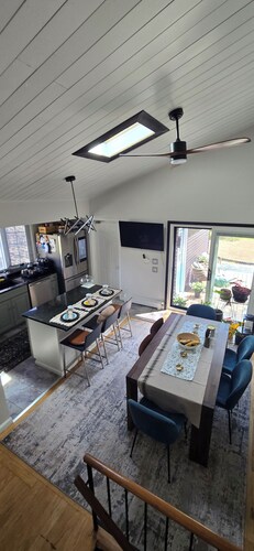 Cozy Modern Retreat