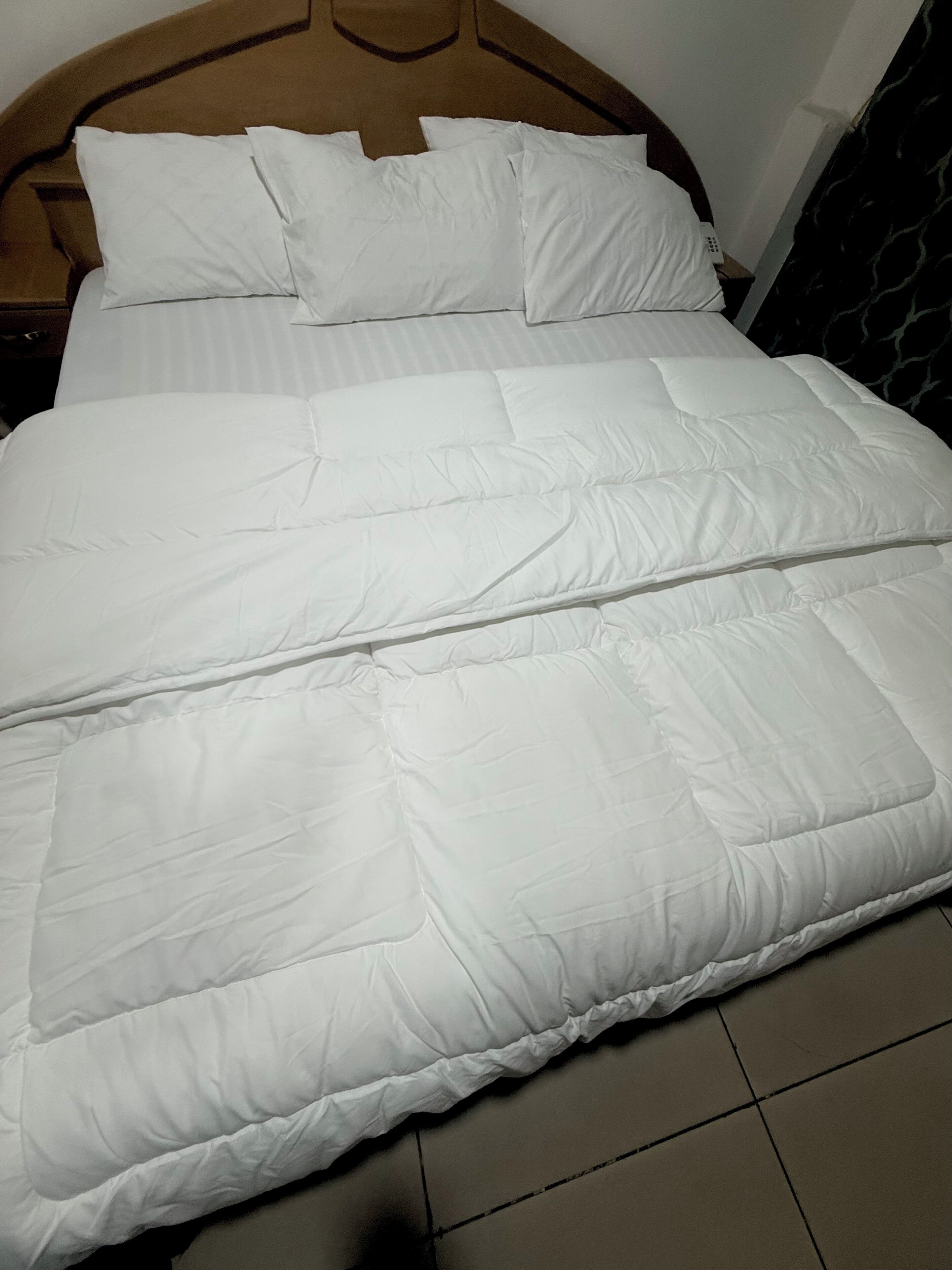 7 bedrooms, iron/ironing board, WiFi, bed sheets