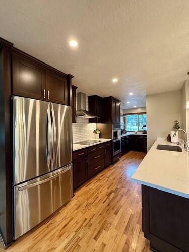 Spacious 4-bed in Eugene - Gated, Fenced Estate 10 min from Downtown/Wineries