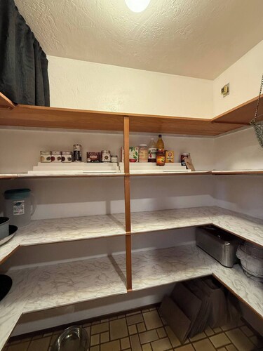 Spacious 4-bed in Eugene - Gated, Fenced Estate 10 min from Downtown/Wineries