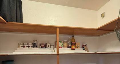 Spacious 4-bed in Eugene - Gated, Fenced Estate 10 min from Downtown/Wineries