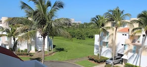 Property grounds - Oceanside Golf and Resort Villa in Dorado (Dorado)