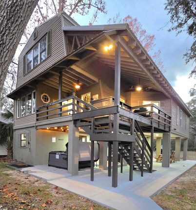 Riverbend Retreat / Suwannee Riverfront/ Kayaks & Hot Tub