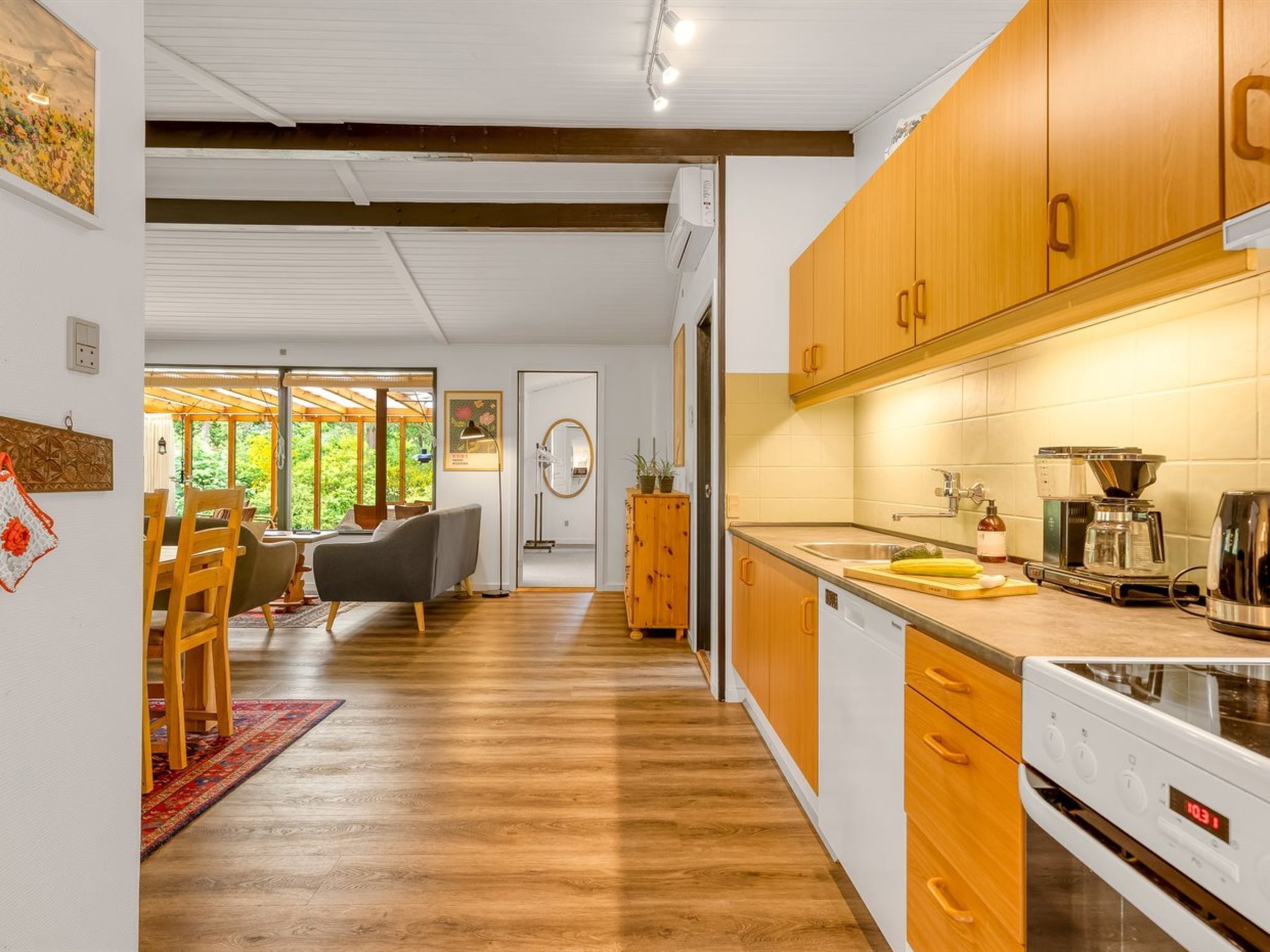 Fridge, microwave, dishwasher, cookware/dishes/utensils