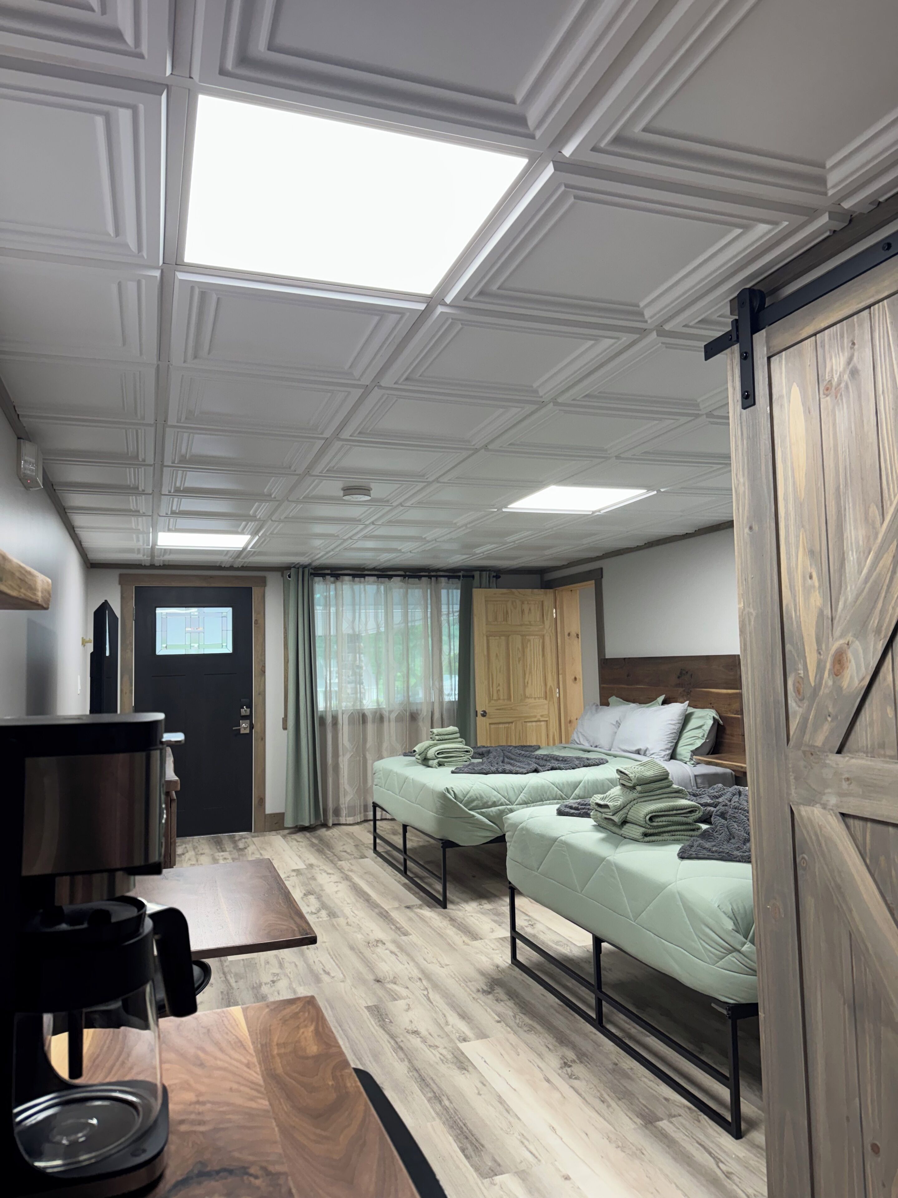 Quarto casal superluxo, vista para a montanha | Espaço de trabalho para notebook, cortinas blackout