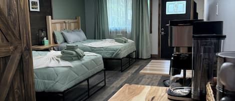 Luxury-Doppelzimmer, Bergblick | Laptopgeeigneter Arbeitsplatz, Verdunkelungsvorhänge