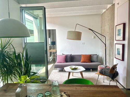 1 bed sub penthouse in Chinatown/Stadium