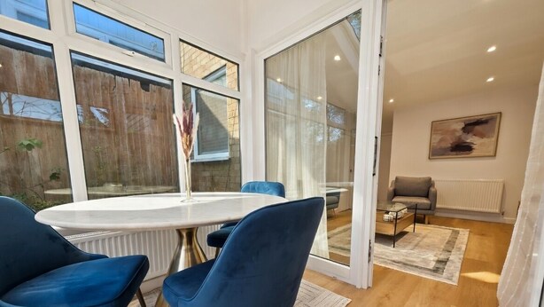 Dining - Modern 3BR Home - Super King, Office & Garden (Hemel Hempstead)