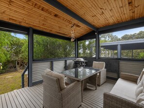 Outdoor dining - The Blue Pipi @ Venus Bay (Venus Bay)