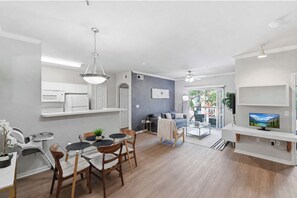 Apartment, 2 Bedrooms, Non Smoking, 2 Bathrooms -  Inwoods Park by Stylish Stays (Dallas)