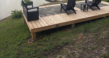 “The Big House , Free kayaks ,Boat Slip, Pontoon rental and golf !!!