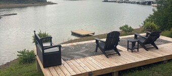 “The Big House , Free kayaks ,Boat Slip, Pontoon rental and golf !!!