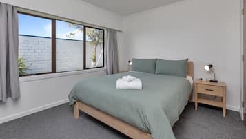 2 bedrooms, iron/ironing board, travel cot, WiFi