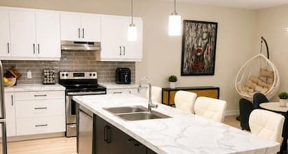 ✨ Elegant Country Retreat Near Ottawa | Free Parking & Wi-Fi