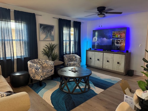 Nautical Nest - A Coastal Retreat -10 Min to Beach
