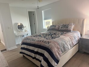 3 makuuhuonetta, silitysrauta/-lauta, ilmainen Wi-Fi, vuodevaatteet