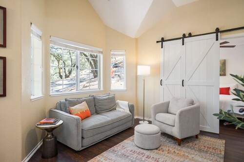 Serene Hillside Retreat Minutes from Downtown Walnut Creek