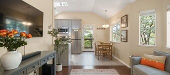 Serene Hillside Retreat Minutes from Downtown Walnut Creek