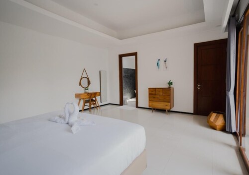 D'White Beach Villa By Island Villa Management