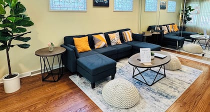 3BR Vintage Apt • Patio • Walk to McKinley Park
