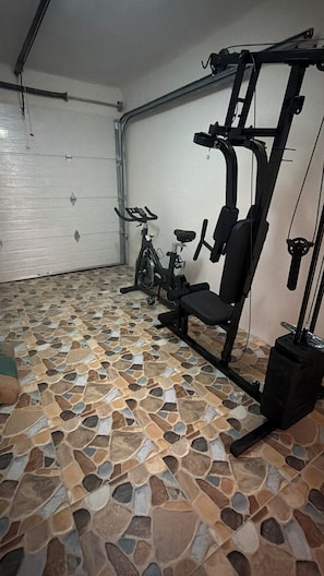Fitness facility - Luxury 3bedroom house in a gated complex with AC, jacuzzi and hot water. (Spanish Town)