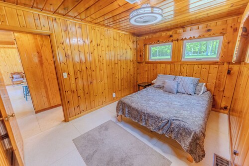 Ferns Folly:  Fall Colors & Lake Views | South Manistique Lake | Sleeps 6