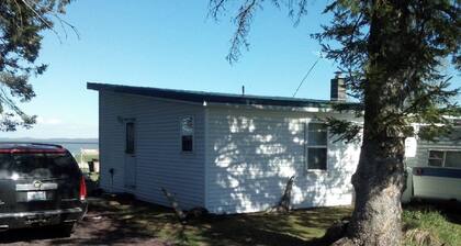 Charming 2-bedroom cabin in welcoming Sugar Island Sault Ste. Marie
