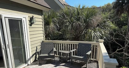 Hear the waves, steps to beach! Huge 6BR/5BA, pool access, golf views, 2 decks!