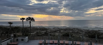 Walk to Beach! 6+bedrooms, pool access, gorgeous views.