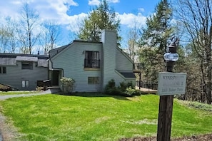 Exterior - Quechee Club Condo: quiet corner unit, serene views; four season club amenities (Hartford)