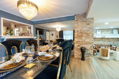 Marvelous 4-bedroom house with AC in Village Green