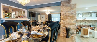 Marvelous 4-bedroom house with AC in Village Green