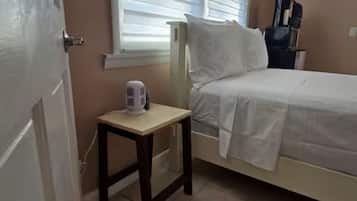 1 bedroom, iron/ironing board, WiFi (free), bed sheets
