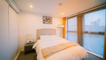 Iron/ironing board, WiFi, bed sheets