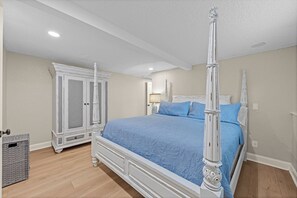 Room - 4BR Heated Pool Near Beach | Good Morning Rentals (Jacksonville Beach)