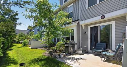 FIFA World Cup 2026 Stay Spacious 3BR/3BA Condo 5-Min Access to Train Station