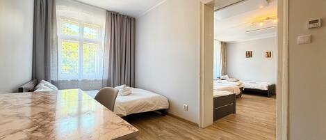 Iron/ironing board, WiFi, bed sheets