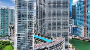 Exterior - 48th floor studio ★ Icon Brickell ★ (Miami)