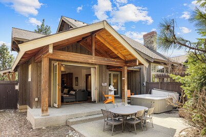 Heart of Suncadia: Fenced Yard, Hot Tub, BBQ, EV Charge,