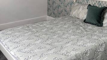 WiFi, bed sheets