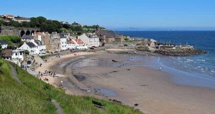 3 Bedroom Flat - Sleeps 6 - Free Parking