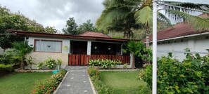 Exterior - Mama Nings Beach Hotel (West Nusa Tenggara)