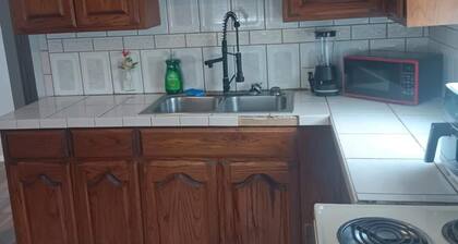 Tranquil 2-bedroom house with AC in Orange Grove