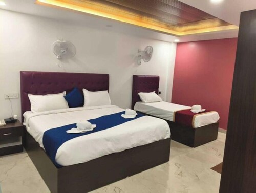 RATHNA RESIDENCY YERCAUD